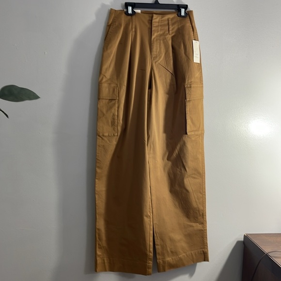 Cargo Pants Tan Women Size 2 Belt Loops Zipper Front Closure 4 Pockets - Picture 2 of 7